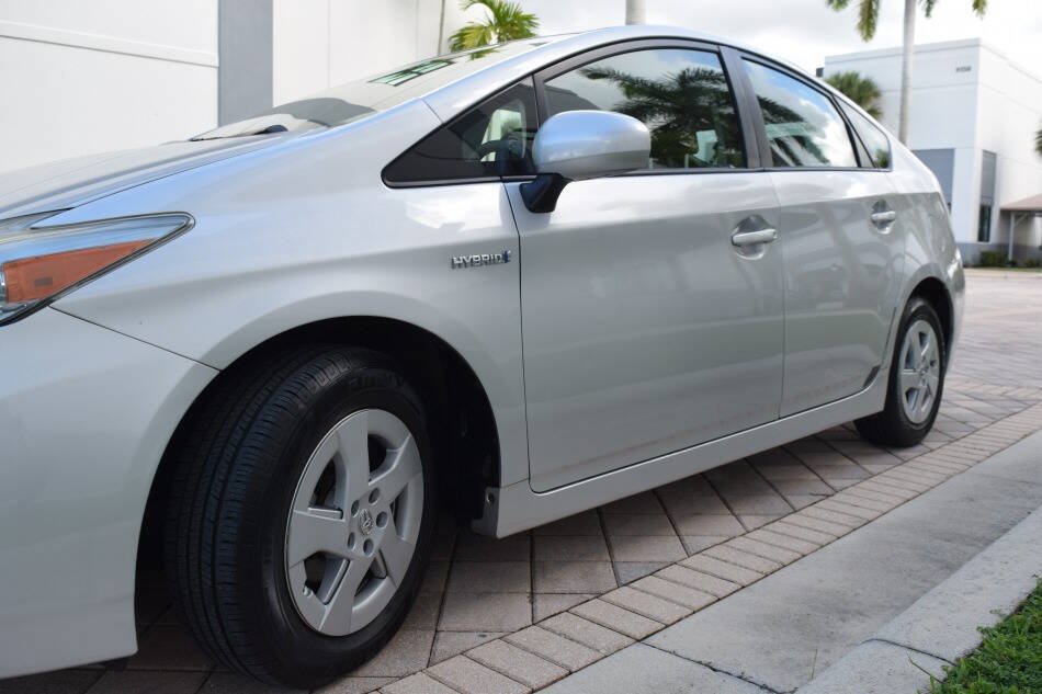 Used 2010 Toyota Prius Two w/ Preferred Accessory Pkg FWD image 19