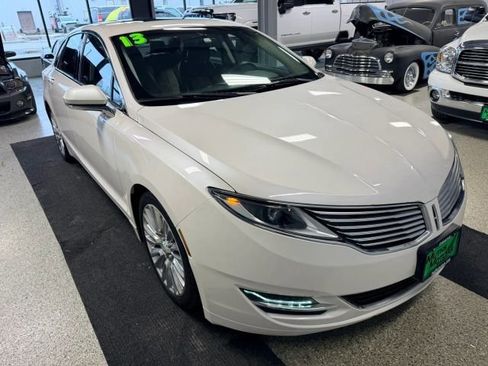 Used 2013 Lincoln MKZ image 2
