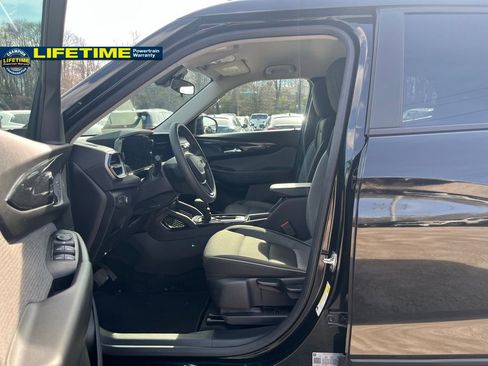 Used 2025 Chevrolet TrailBlazer LT image 17
