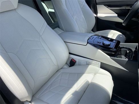 New 2025 BMW 530i image 11