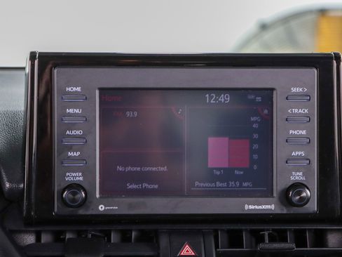 Used 2021 Toyota RAV4 XLE FWD image 19