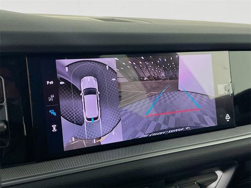 New 2026 Porsche Cayenne Base image 17