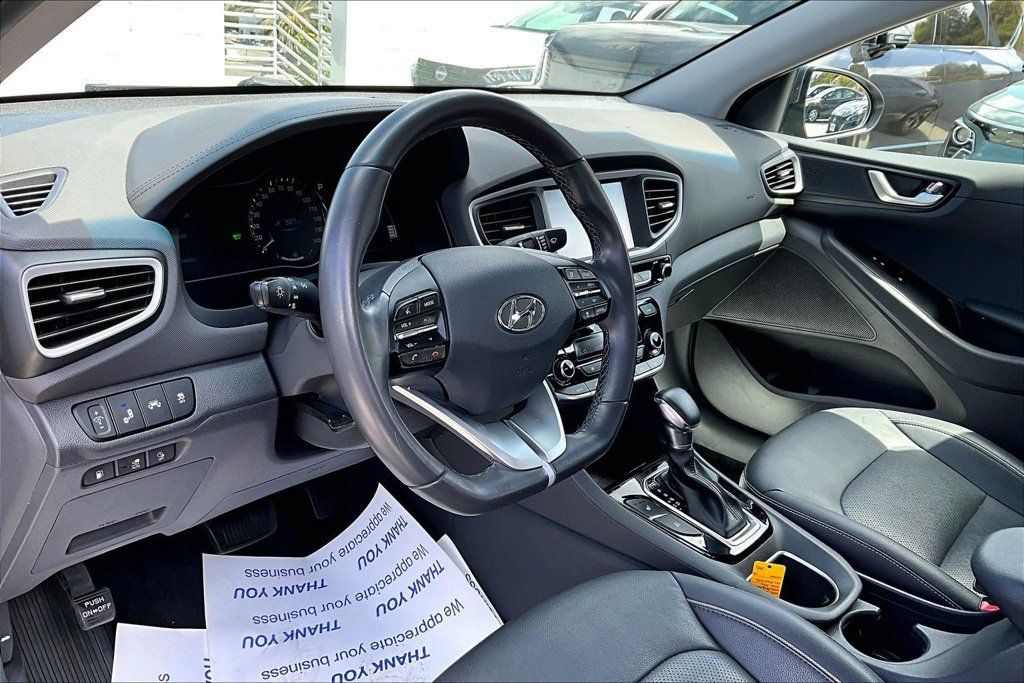 Used 2019 Hyundai Ioniq Limited FWD image 9