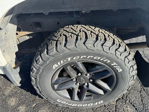 Used 2019 Chevrolet Silverado 1500 LT Trail Boss AWD/4WD image 10