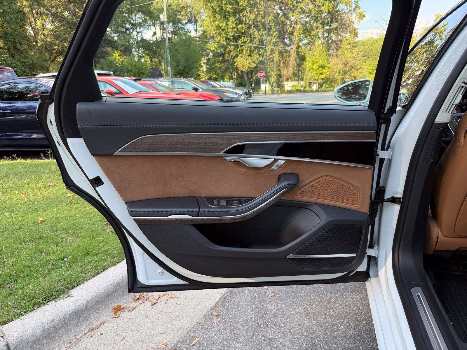 Used 2020 Audi A8 L 4.0T AWD/4WD image 28