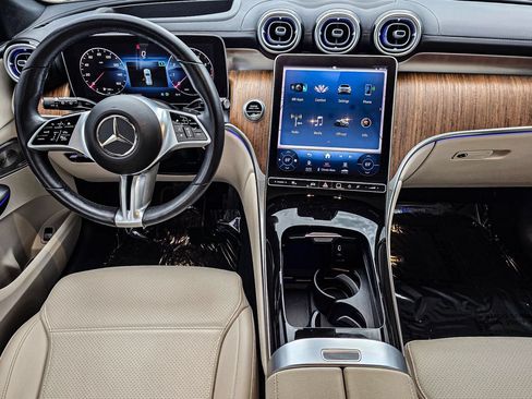 Used 2023 Mercedes-Benz GLC 300 4MATIC image 32