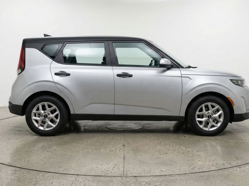 Used 2025 Kia Soul LX w/ LX Technology Package image 11