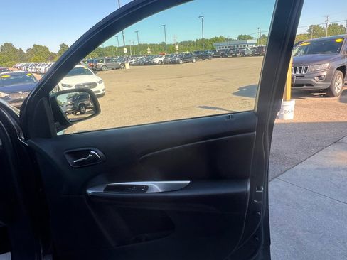 Used 2013 Dodge Journey SE image 16