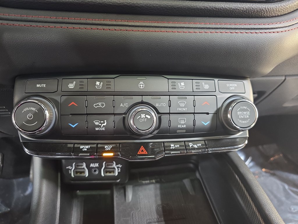 Used 2023 Dodge Durango R/T w/ Blacktop Package AWD/4WD image 24