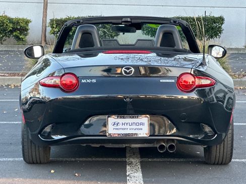 Used 2022 MAZDA MX-5 Miata Sport image 4