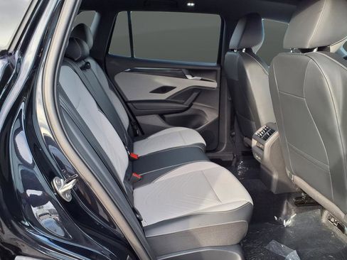 New 2026 Volkswagen Tiguan SE R-Line image 17