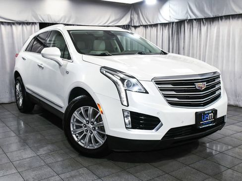 Used 2017 Cadillac XT5 Luxury image 3