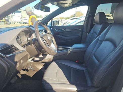 Used 2023 Buick Enclave Essence image 11