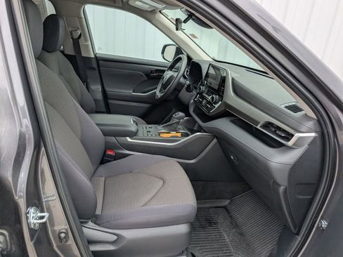 Used 2023 Toyota Highlander L AWD/4WD image 31