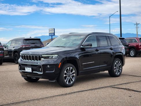 New 2025 Jeep Grand Cherokee Overland w/ Luxury Tech Group IV image 5