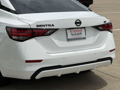 Used 2022 Nissan Sentra SV w/ Trunk Package FWD image 6
