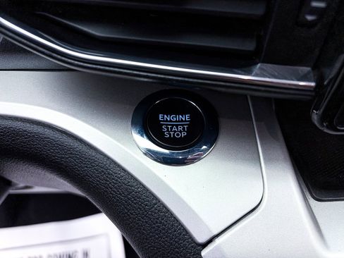 Used 2022 Ford Explorer XLT w/ Equipment Group 202A image 19