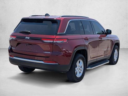 Used 2024 Jeep Grand Cherokee Laredo w/ Luxury Tech Group I AWD/4WD image 5