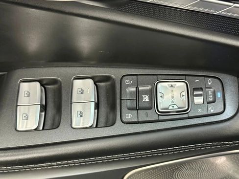 Used 2017 Genesis G90 5.0 Ultimate image 21