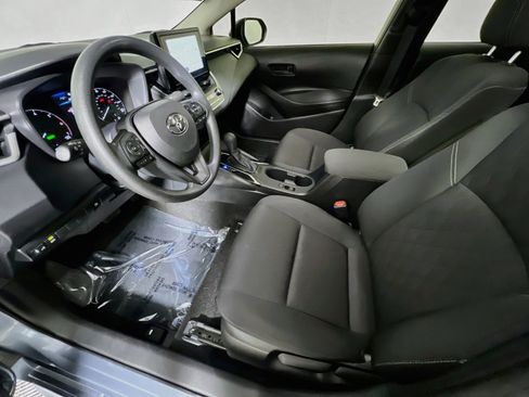 Used 2025 Toyota Corolla LE FWD image 13