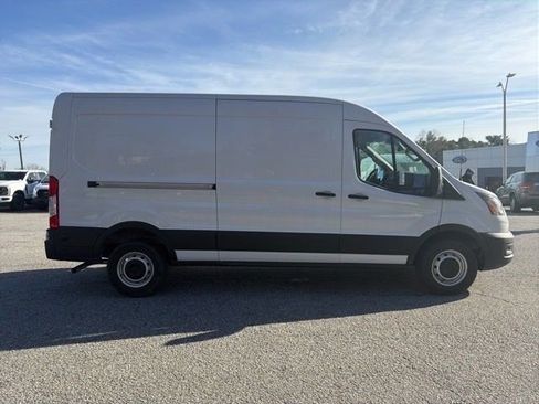 New 2024 Ford Transit 250 148 Medium Roof RWD image 7