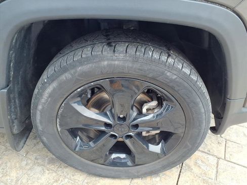 Used 2020 Jeep Compass Latitude image 23