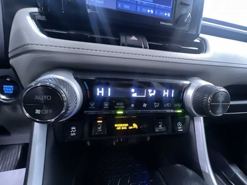 Used 2021 Toyota RAV4 XLE image 27