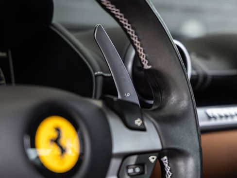 Used 2020 Ferrari Portofino RWD image 39