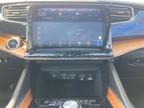 New 2024 Jeep Grand Wagoneer L Series III w/ Rear Seat Video Group 1 AWD/4WD image 19