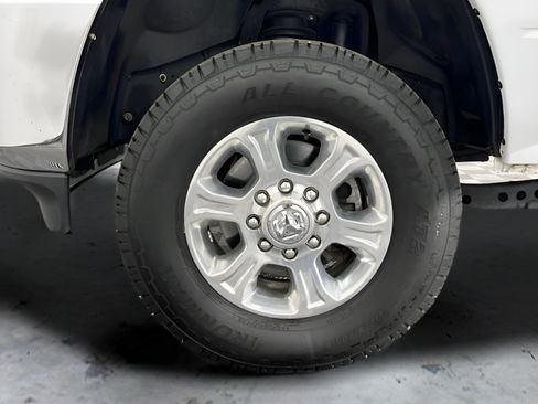 Used 2024 RAM 2500 Big Horn AWD/4WD image 24