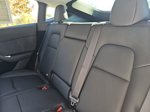 Used 2024 Tesla Model Y Long Range image 14