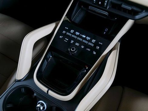 Certified 2026 Porsche Cayenne AWD/4WD image 16