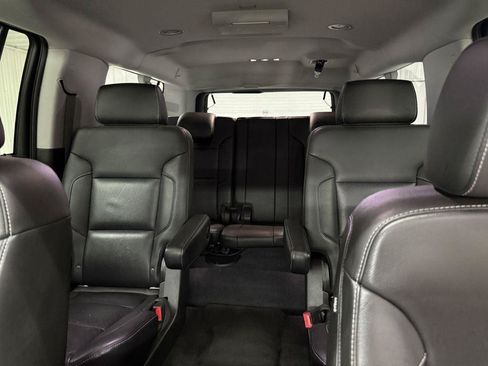 Used 2020 Chevrolet Suburban Premier AWD/4WD image 14