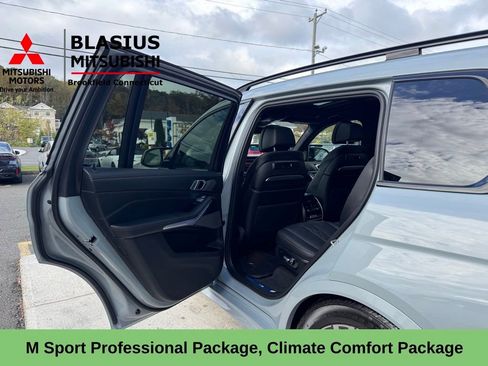 Used 2025 BMW X7 M60i w/ Climate Comfort Package image 14