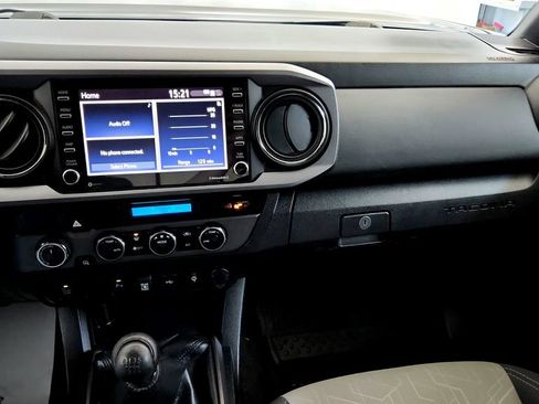 Used 2021 Toyota Tacoma TRD Off-Road w/ Technology Package AWD/4WD image 29