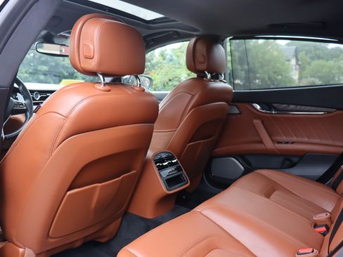 Used 2023 Maserati Quattroporte Modena Q4 AWD/4WD image 13