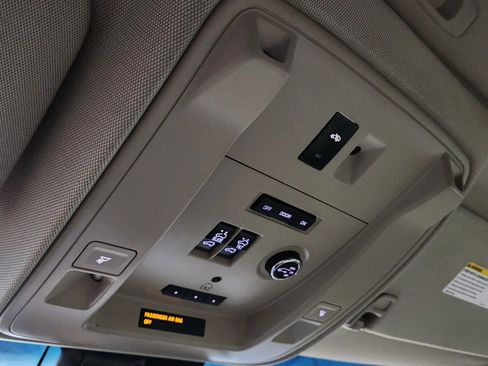 Used 2015 Cadillac Escalade Premium image 42