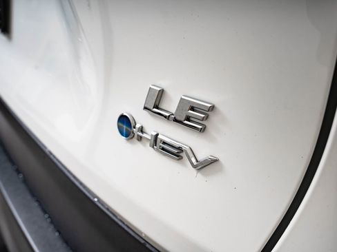 Used 2025 Toyota RAV4 LE AWD/4WD image 19