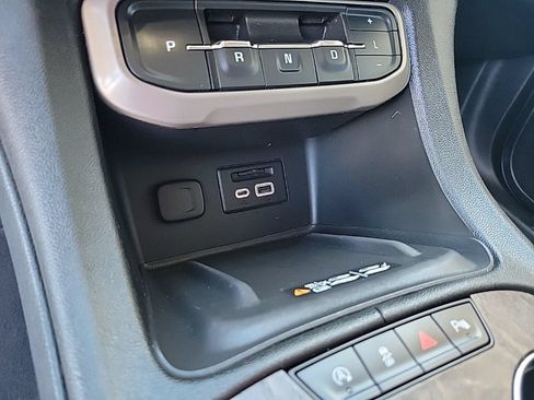 Used 2023 GMC Acadia Denali FWD image 29