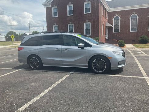 Used 2021 Honda Odyssey Elite image 3