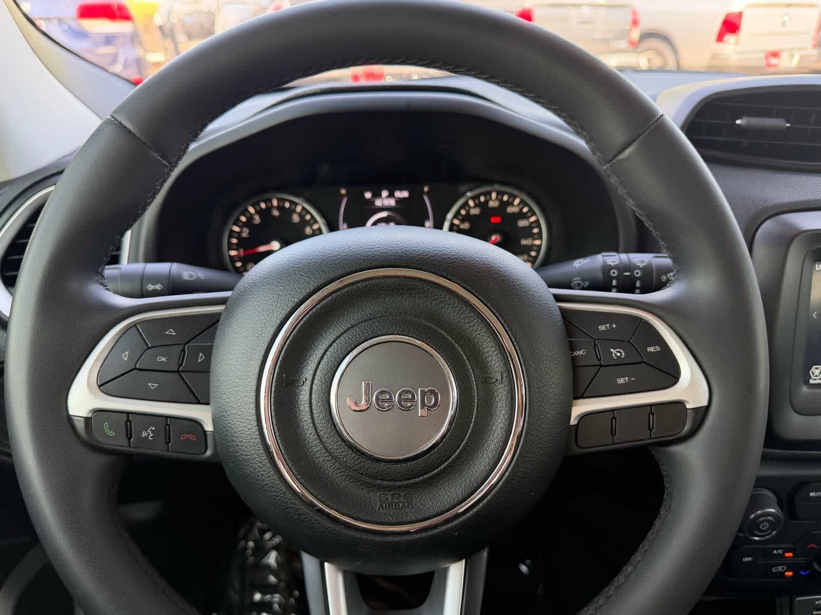 Used 2020 Jeep Renegade Latitude FWD image 14