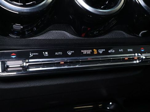 Used 2020 Mercedes-Benz GLB 250 4MATIC image 34