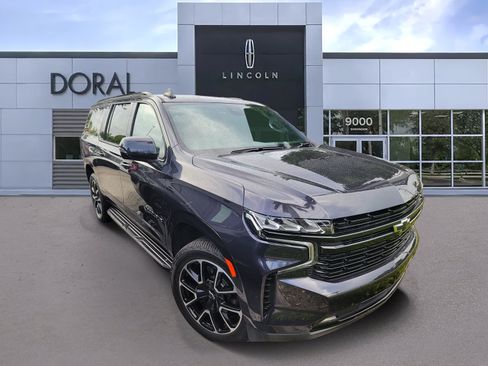 Used 2023 Chevrolet Suburban RST w/ Luxury Package RWD image 1