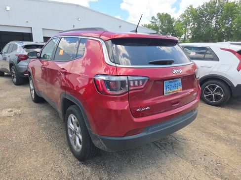 Used 2025 Jeep Compass Latitude w/ Sun & Sound Group AWD/4WD image 8
