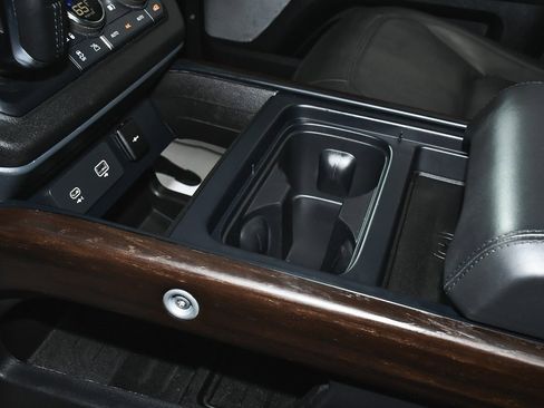 Used 2024 Land Rover Defender 130 X image 30