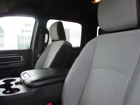 Used 2024 RAM 2500 Big Horn w/ Bed Utility Group image 37