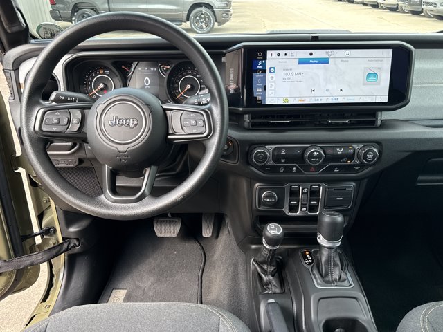 Used 2025 Jeep Gladiator Sport AWD/4WD image 7