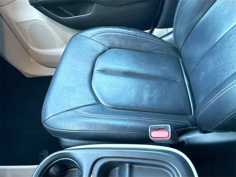 Used 2017 Chrysler Pacifica Touring-L image 23