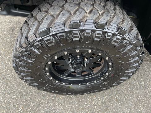 Used 2014 Ford F150 Raptor w/ Equipment Group 801A Luxury image 18