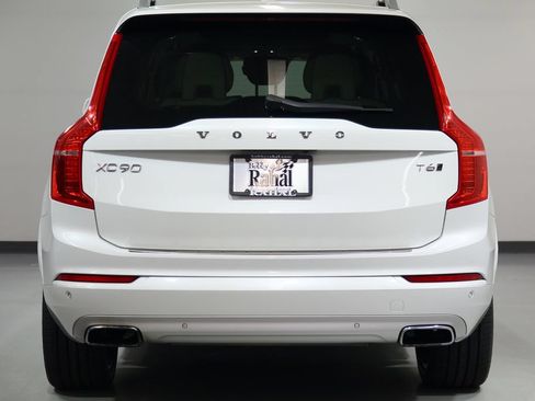 Used 2018 Volvo XC90 T6 Momentum w/ Convenience Package AWD/4WD image 2